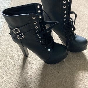 High heel boots